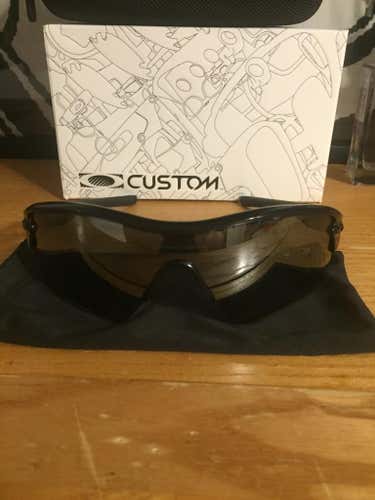 Oakley Radar custom matte black polarized