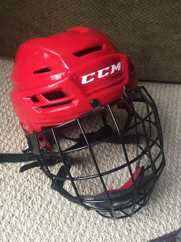 CCM Resistance 300 Helmet
