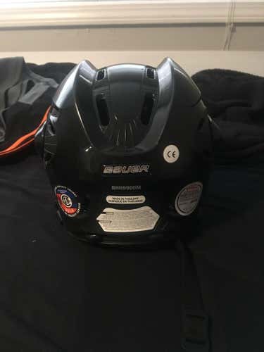 Bauer 9900 helmet