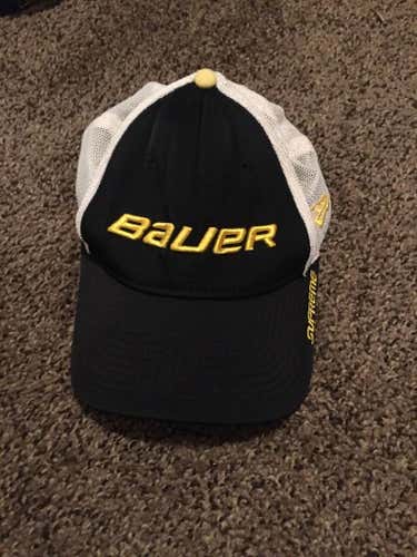 Bauer supreme hat