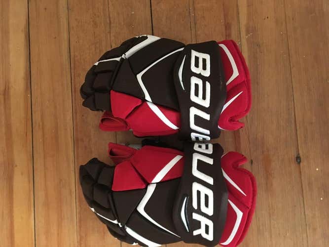 Bauer 1X Vapor Pro Hockey gloves.