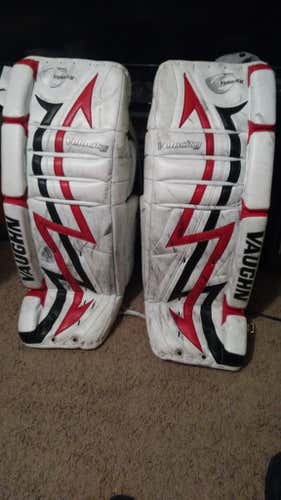 Vaughn V3 7500 Pro Spec goalie pads 33+1