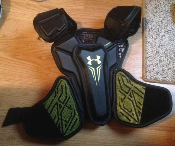 Under Armour Command Shoulder Pads