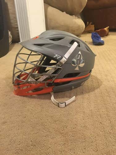 LOOKING TO MOVE.Cascade R matte grey orange chin
