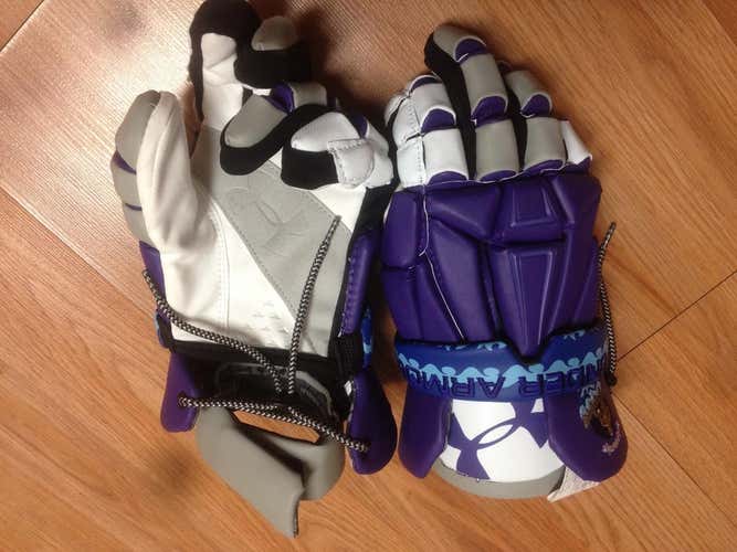 Under Armour Gloves