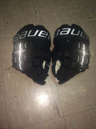 Bauer 4-Roll Gloves (Black 13inch)
