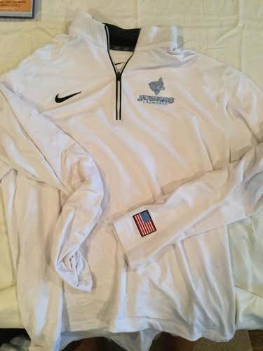 Tufts Lacrosse white pullover