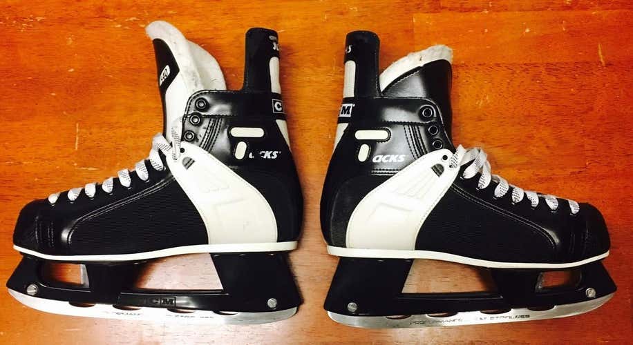 Vintage CCM Tacks Size 9 DA