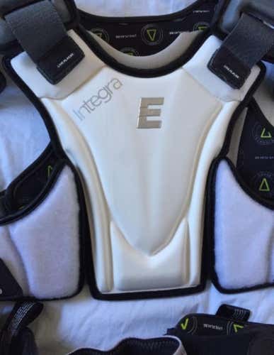 Epoch integra shoulder pads
