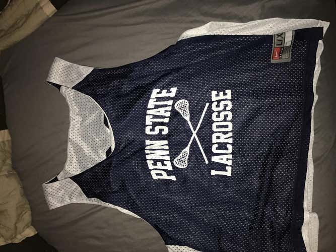 Various lacrosse pinnies