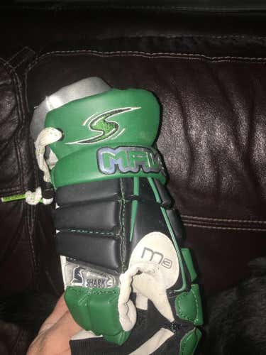 Maverick m3 custom glove