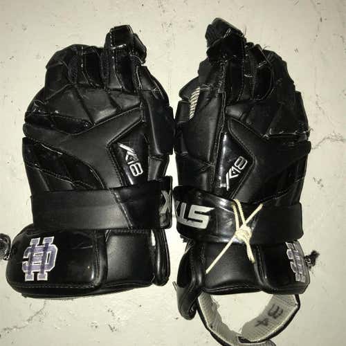 Holy Cross STX K18 Gloves
