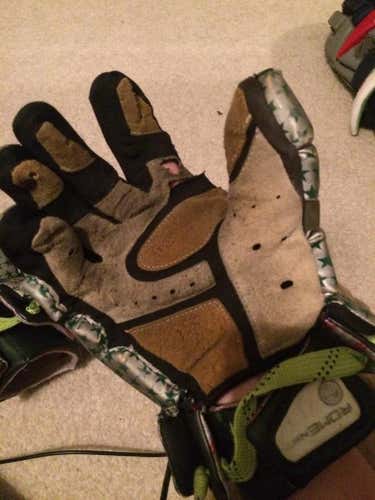 Stevonson NXT and maverick showtime gloves