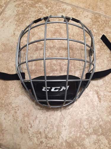 CCM FM580 Cage, Silver Medium