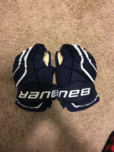 Bauer Vapor APX2 PRO gloves