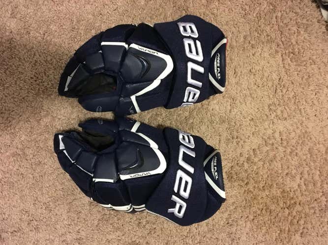 Bauer Vapor APX gloves