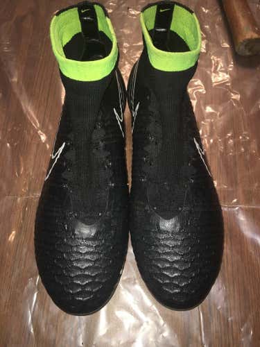 Nike Magista