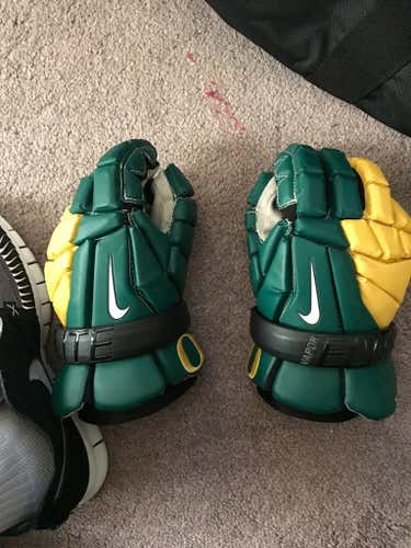 Oregon Ducks Team Gloves