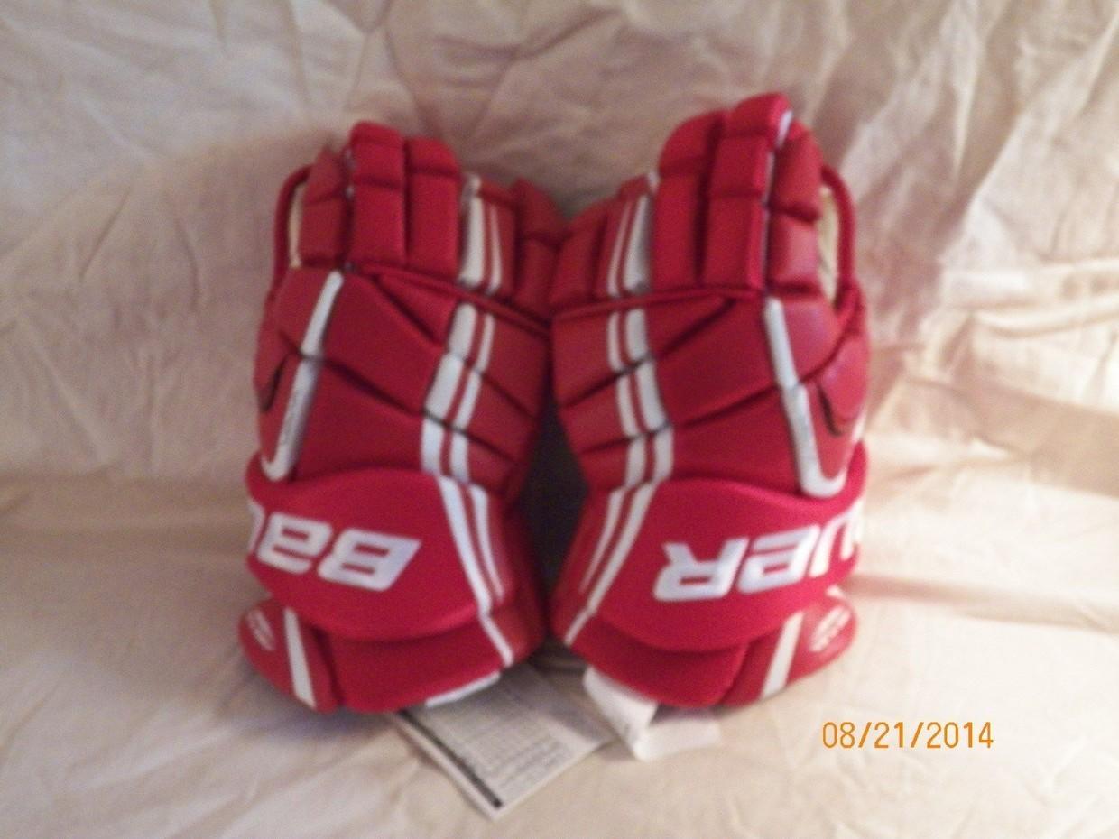 New Bauer Vapor 7.0 Senior hockey gloves 