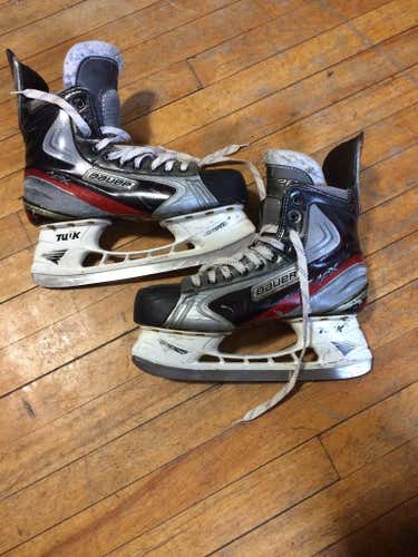 Bayern vapor APX size 9D NCAA return prostock skates