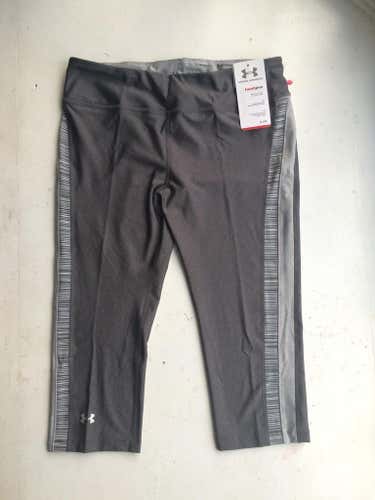 New Under Armour Women's Capri Compression Leggings and Calvin Klein Used  Large Leggings Bundle