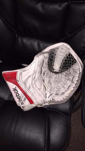 Calgary Flames Pro Stock Return Reebok Xlt 580 glove Simpson