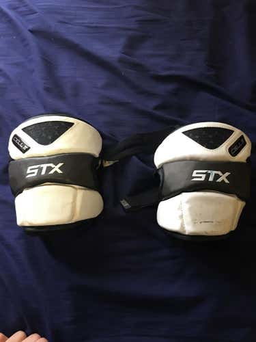 Used STX CELL 2 ELBOW PADS, LARGE, NEEDS TO GO