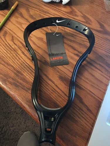 BNWT Nike Lakota HS