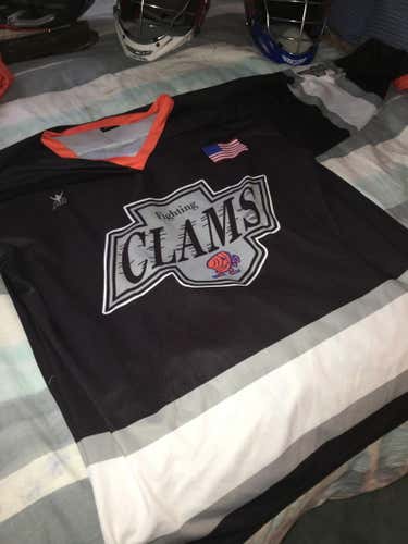 box clams jersey black