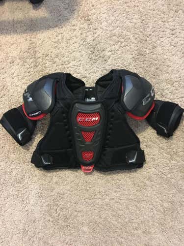 Junior CCM CrazyLight+U shoulder pads