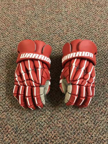 Red/White Warrior Regulator Gloves