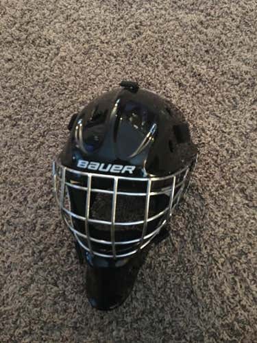 Bauer EM3 goalie helmet