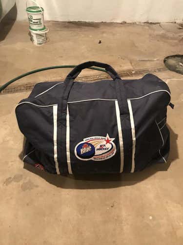 Labatt Blue USA Pond Hockey Equipment Bag