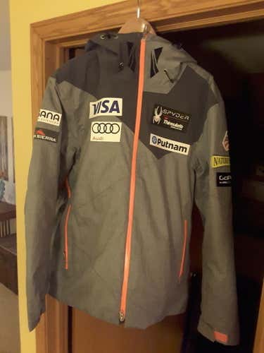 On sale $398!  Us ski team 2016 jkt  $425, like new/mint! Make offer at 398!