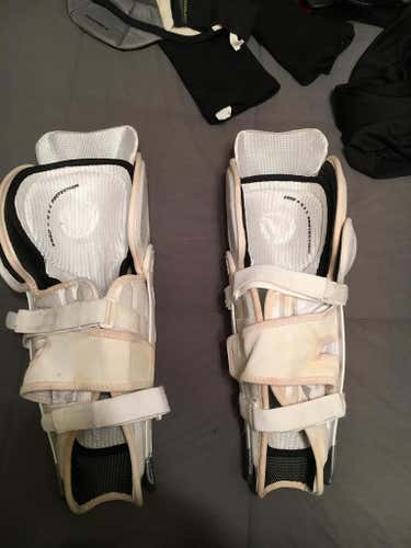 Bauer Nexus 1000 shin pads