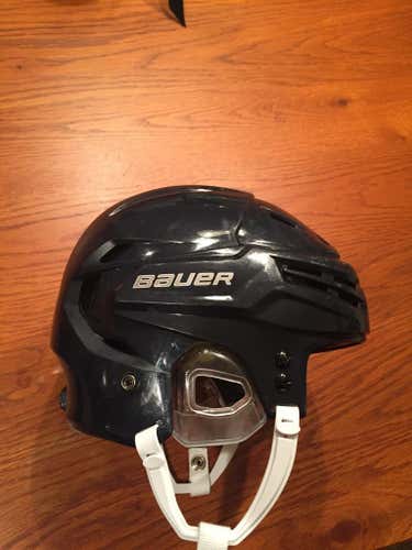 Medium Bauer reakt helmet