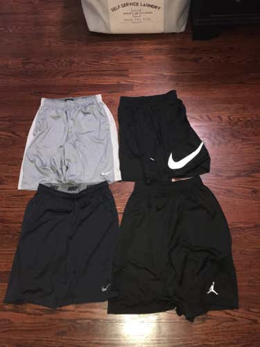 20$ Nike/Jordan Shorts Size M