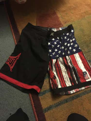 USA TAPOUT SHORTS