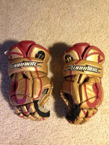 Boston College Lacrosse Gloves