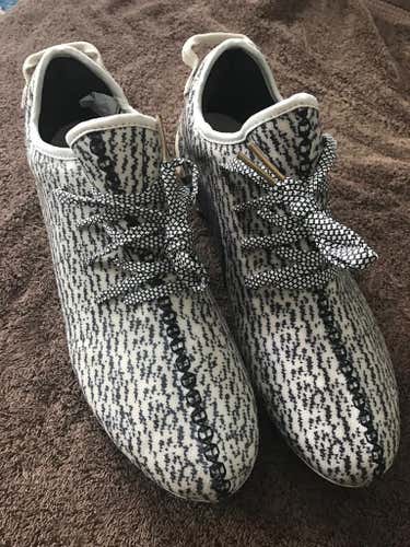 Yeezy 350 Cleats 10.5 BN
