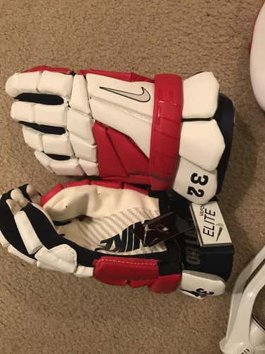 Brand new, tag still on Nike Vapor Elite Gloves