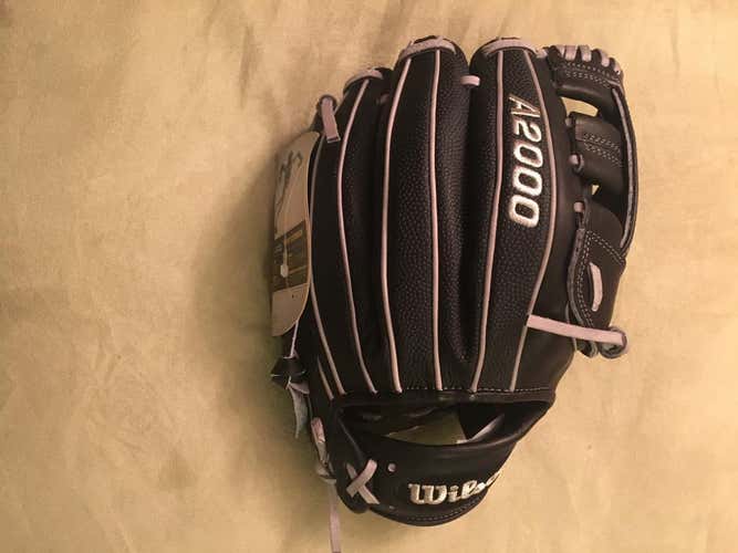2017 Wilson SuperSkin A2000 G4 11.5 inch Glove