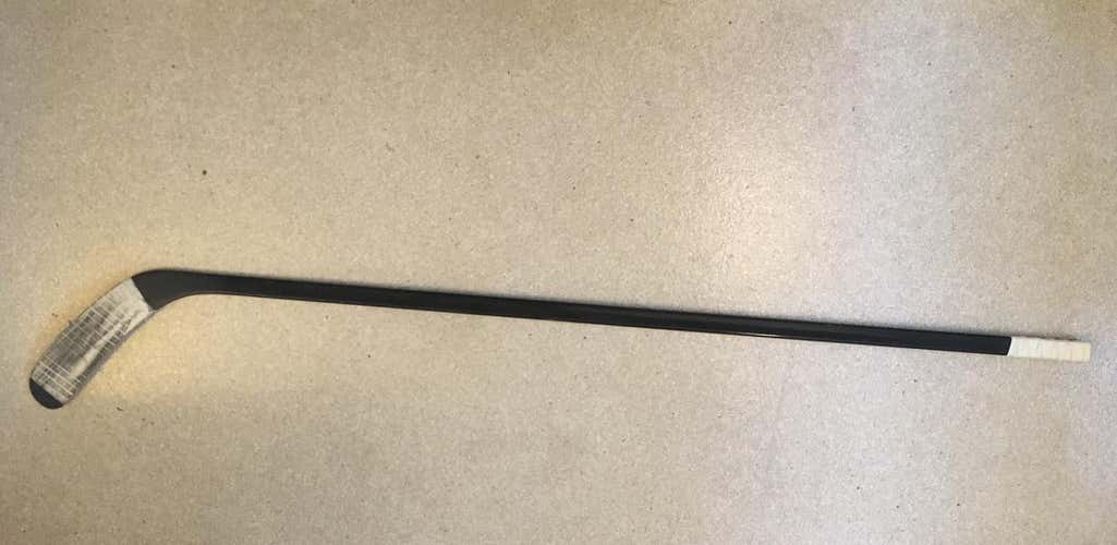 All Black Hockey Stick - RH 90 flex AB7 curve (Stamkos)