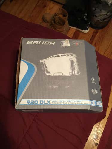 Bauer 920 DLX Facemask
