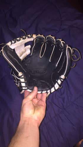 Wilson a2000 infield glove