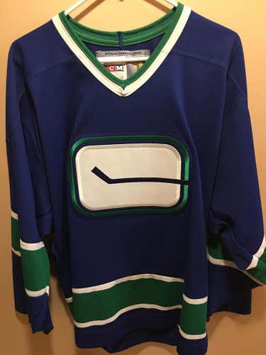 CCM Vancouver Canucks Vintage Jersey Large