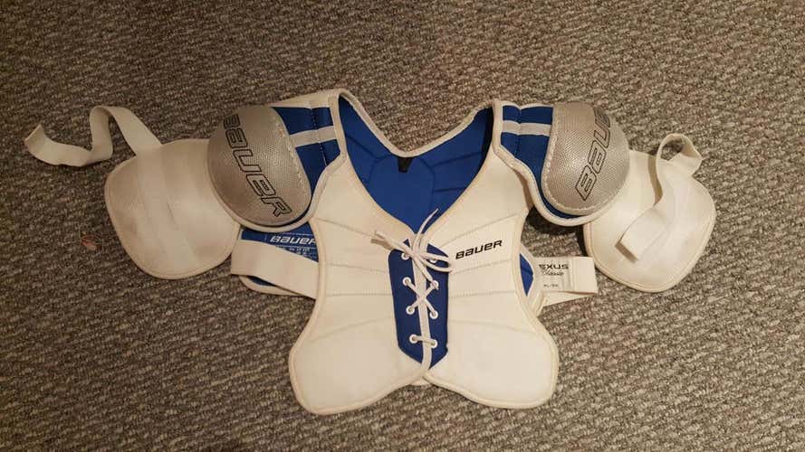 Bauer Nexus shoulder pads