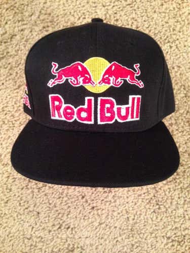 REDBULL Athlete ‘Limited Distribution’ SnapBack Hat, One Size Fits All  ++ BRAND NEW – NEVER WORN...