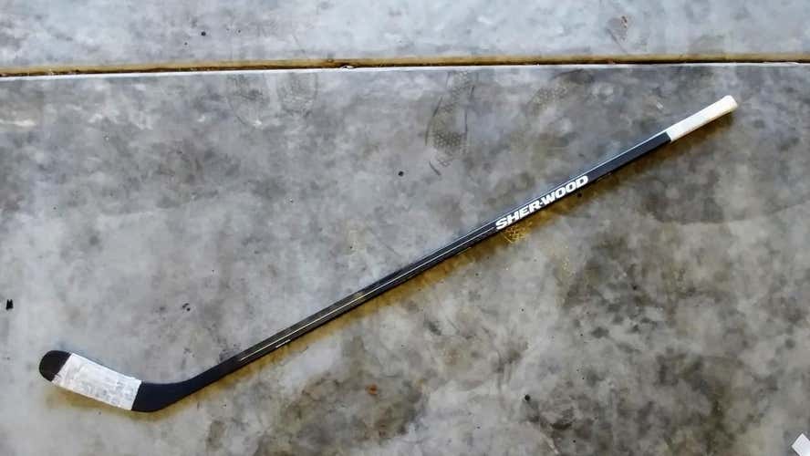 Sher-Wood Rekker EK15 Grip Composite Stick Senior