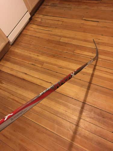 2 NEW Bauer Vapor 1x Sticks